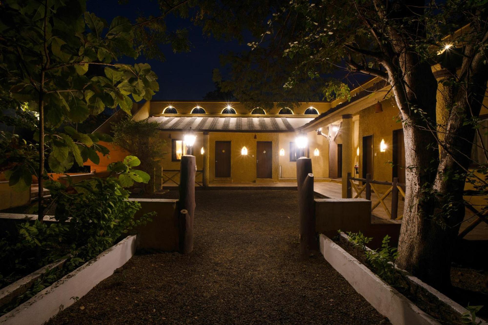 Hotel Treebo Premium Mowgli'S Den, Pench Khawāsa Esterno foto