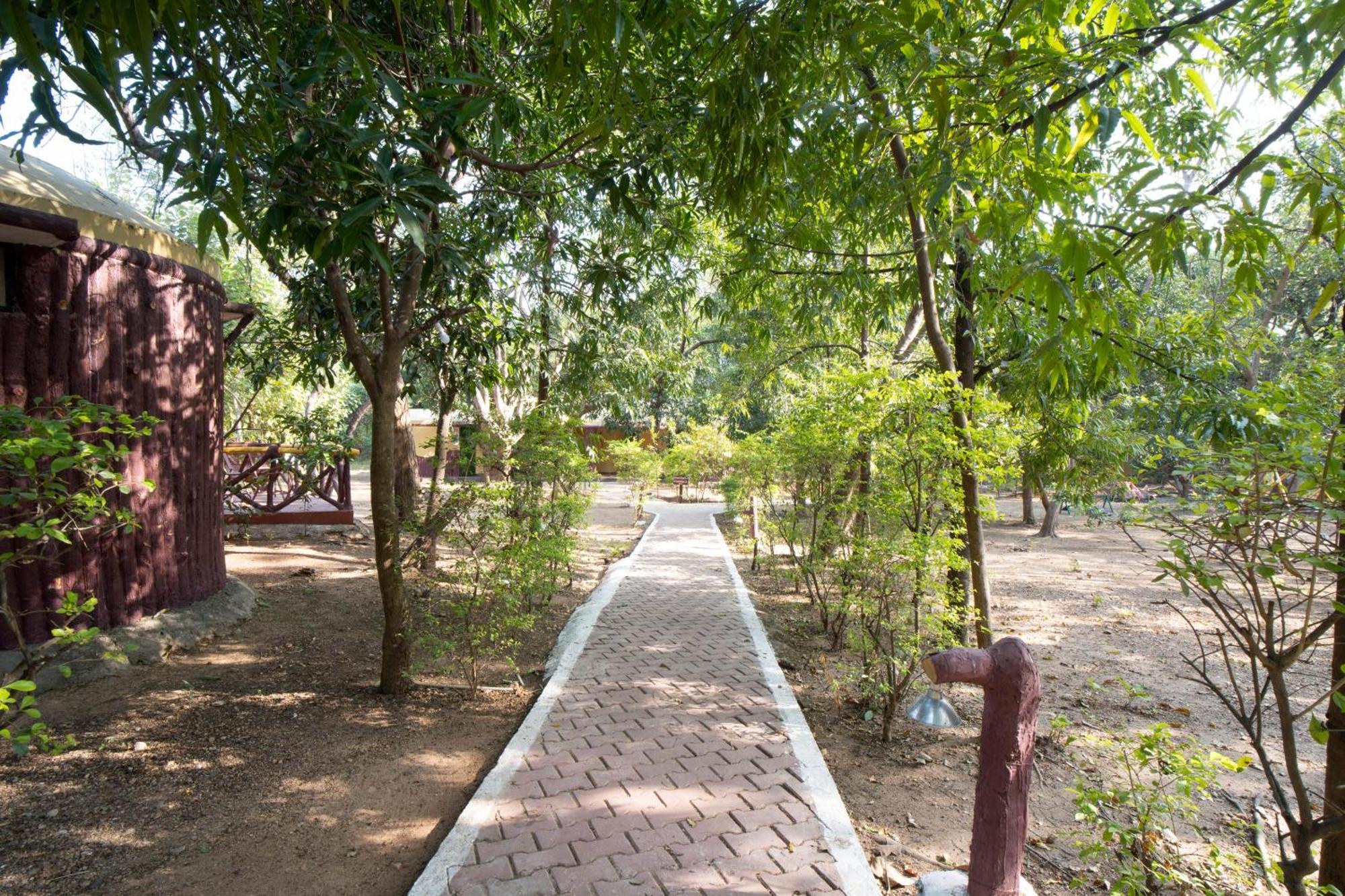 Hotel Treebo Premium Mowgli'S Den, Pench Khawāsa Esterno foto