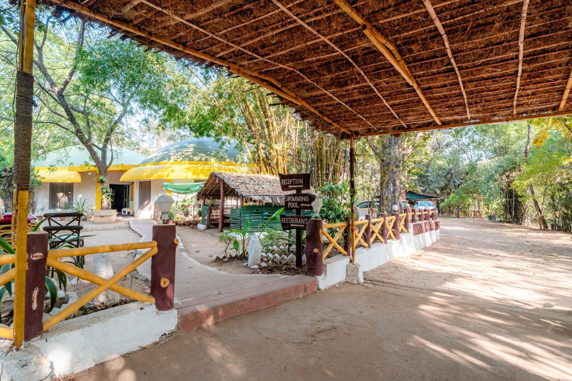 Hotel Treebo Premium Mowgli'S Den, Pench Khawāsa Esterno foto