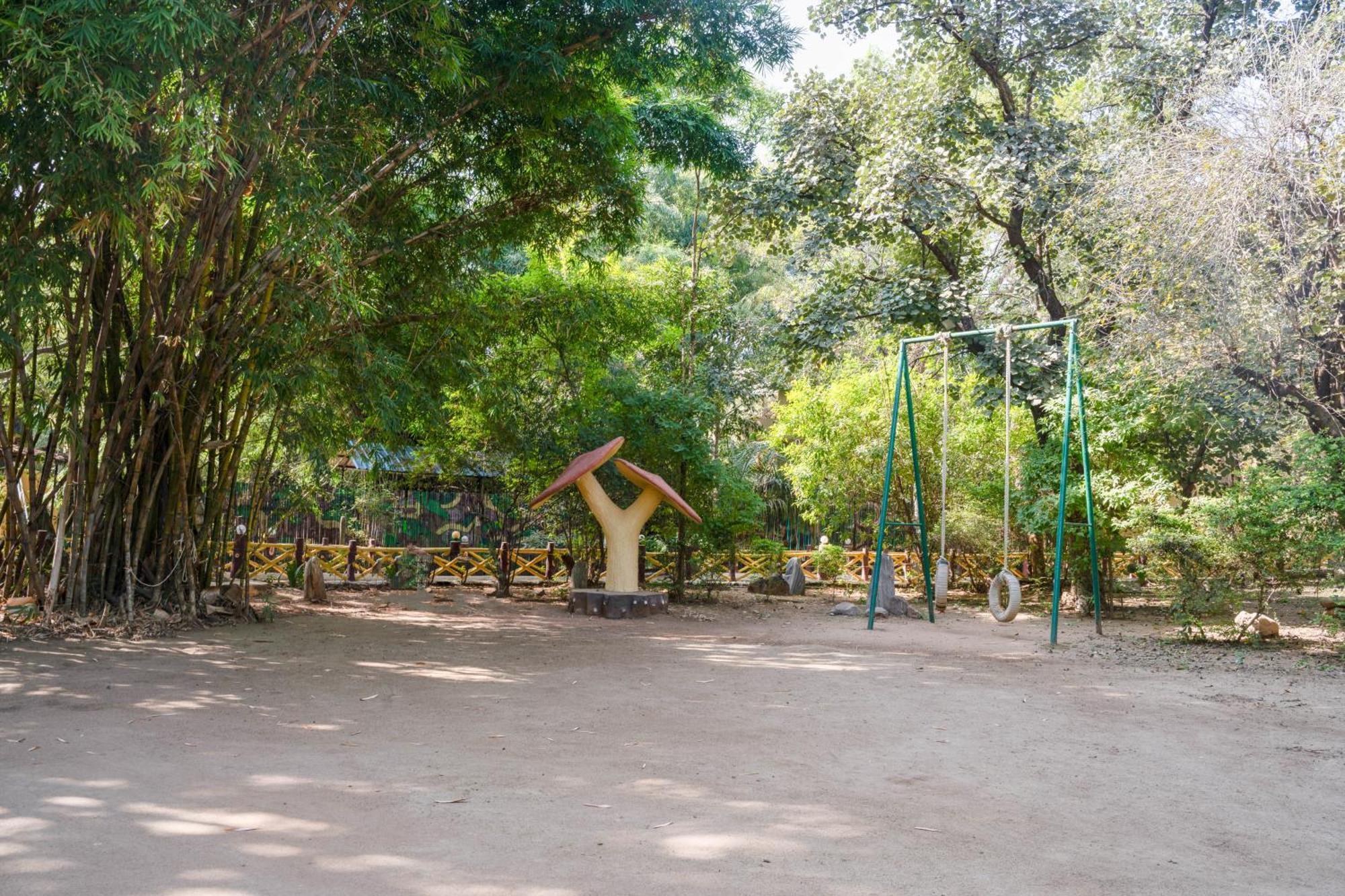 Hotel Treebo Premium Mowgli'S Den, Pench Khawāsa Esterno foto