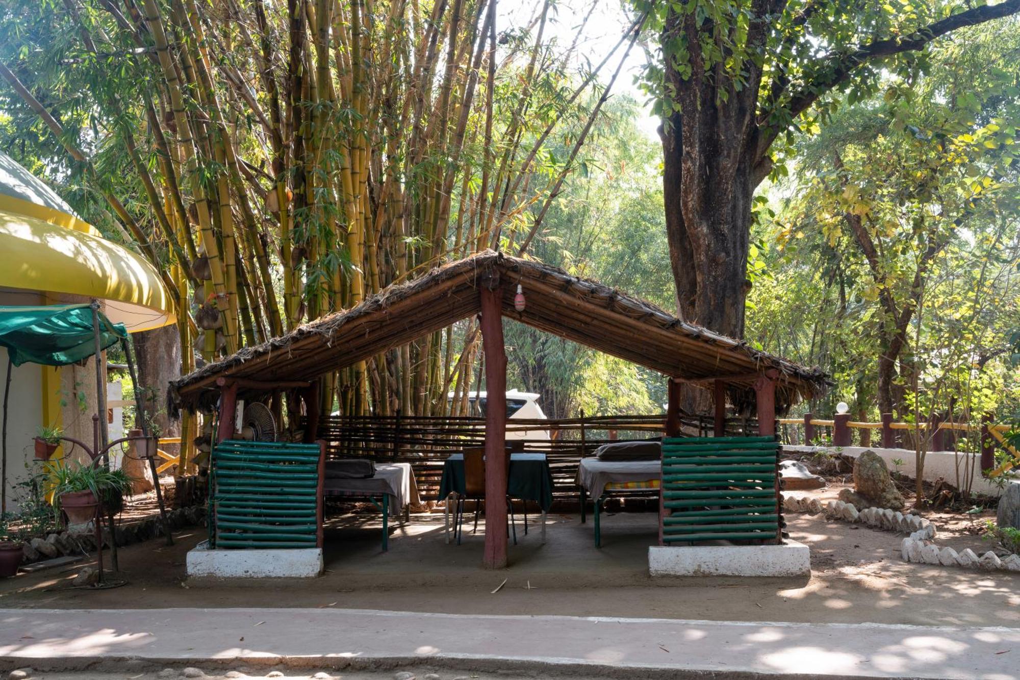 Hotel Treebo Premium Mowgli'S Den, Pench Khawāsa Esterno foto