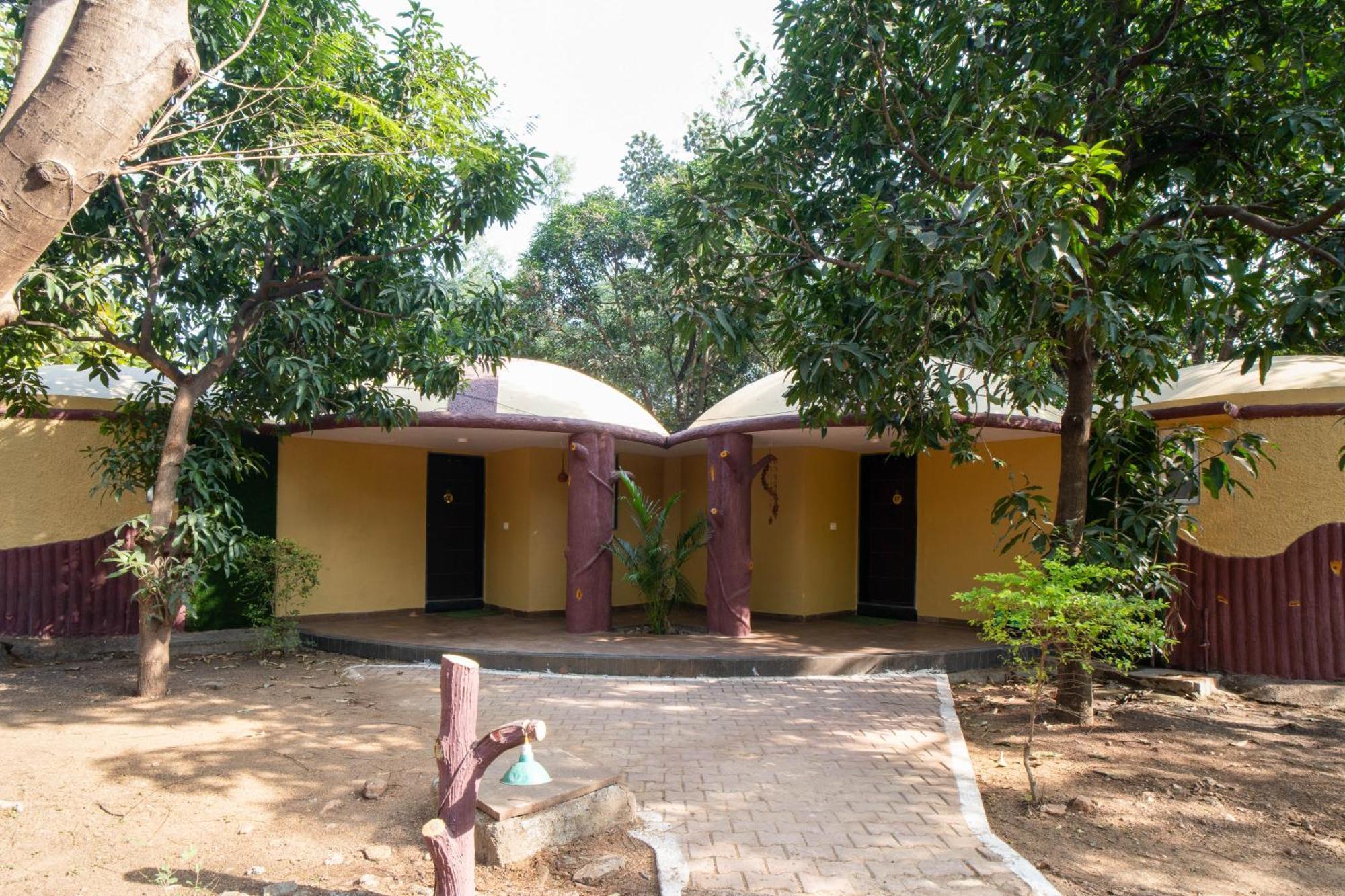 Hotel Treebo Premium Mowgli'S Den, Pench Khawāsa Esterno foto
