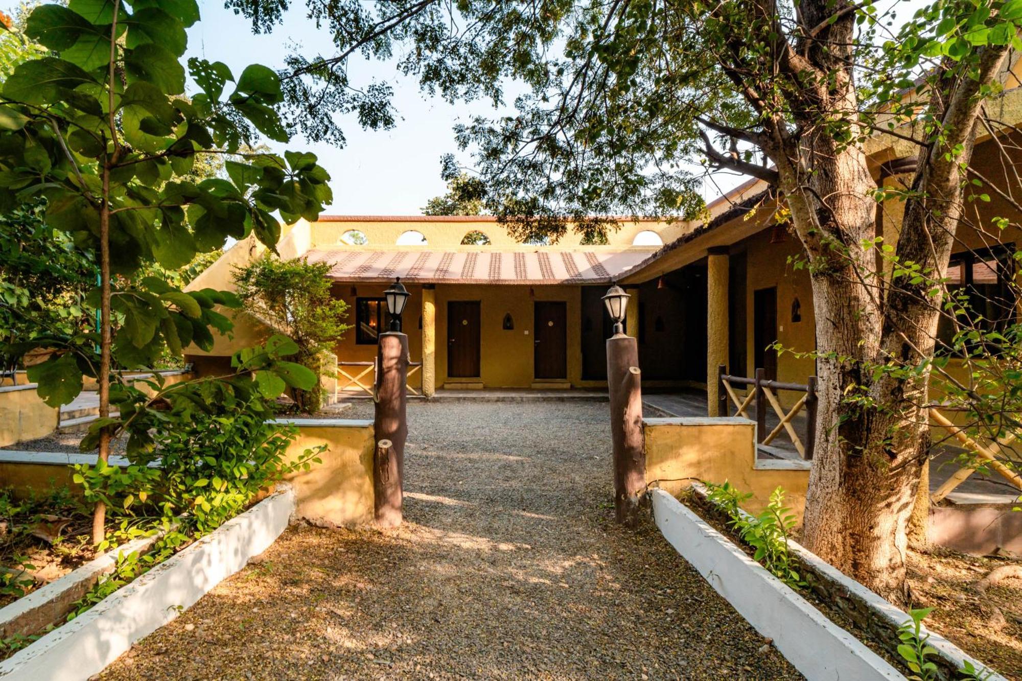 Hotel Treebo Premium Mowgli'S Den, Pench Khawāsa Esterno foto