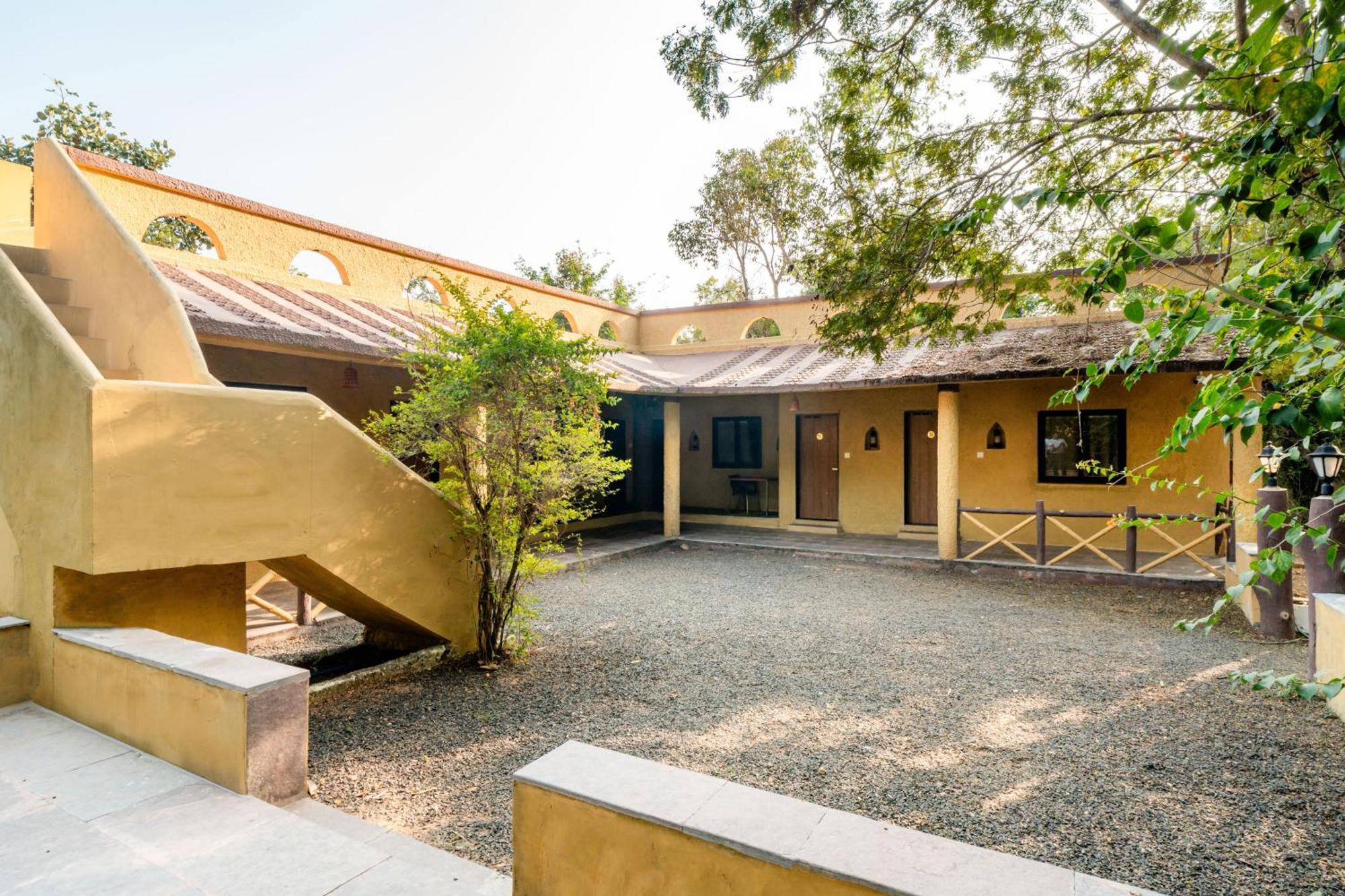 Hotel Treebo Premium Mowgli'S Den, Pench Khawāsa Esterno foto